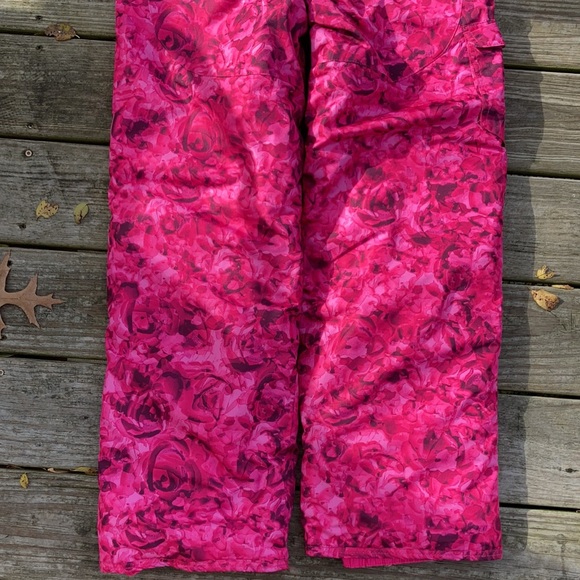 ⚜️Bright Pink Winter Jacket and Snow Pants! - Picture 16 of 16